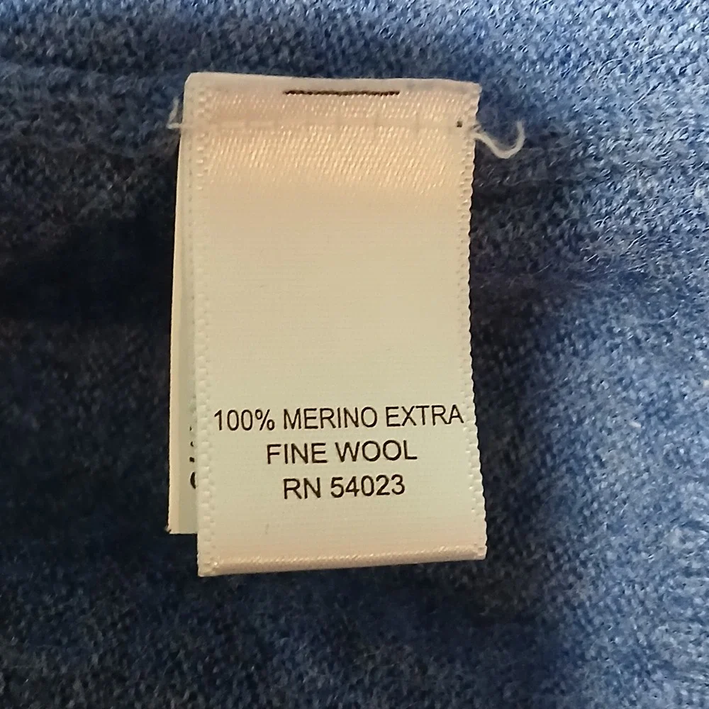 Banana Republic Extra Fine Merino Wool V-Neck Sweater Mens XL‎ Blue